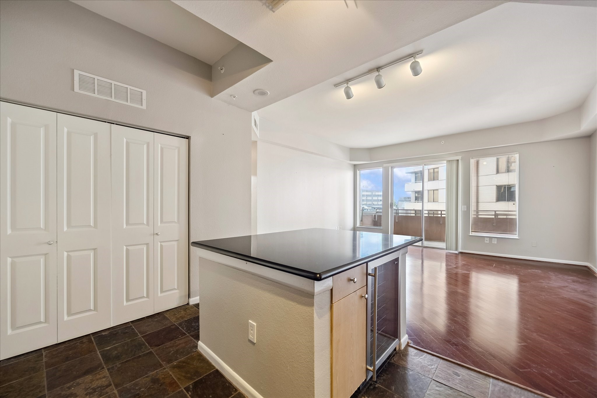 3505 Sage Road, Unit 508 Houston, TX 77056 - Photo 4 of 23 LARGE KITCHEN ISLAND WITH WINE SAFE