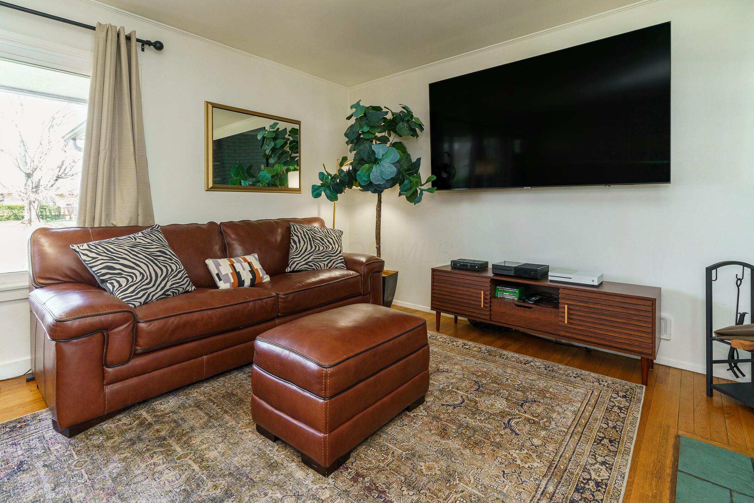 1777 Inchcliff Road Columbus, OH 43221 - Photo 5 of 30 Family Room
