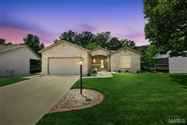 $355,000 | 5225 Sundrop Court, Godfrey, IL 62035