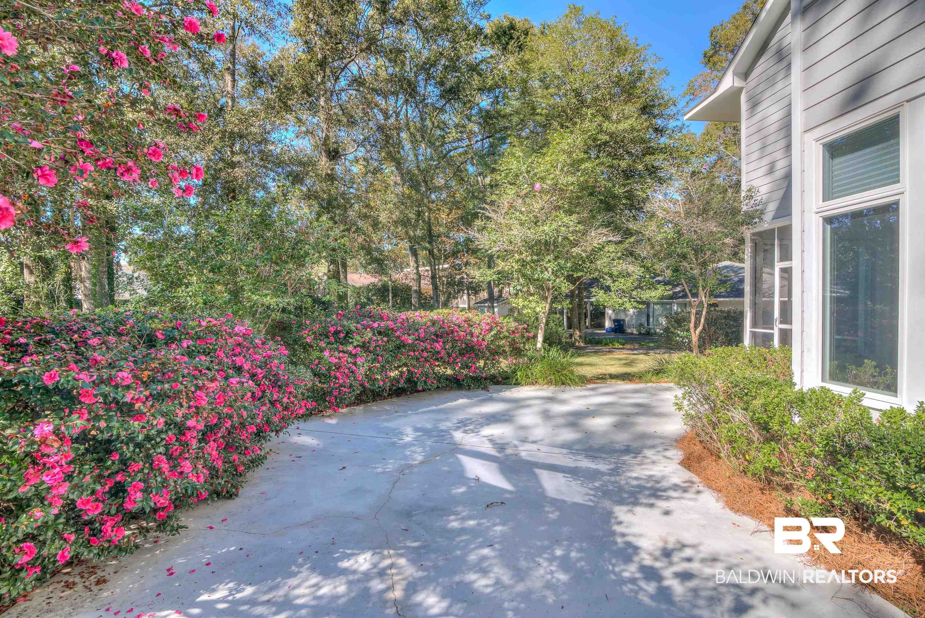 501 Oak Ridge Court West Daphne, AL 36526 - Photo 41 of 50 Driveway