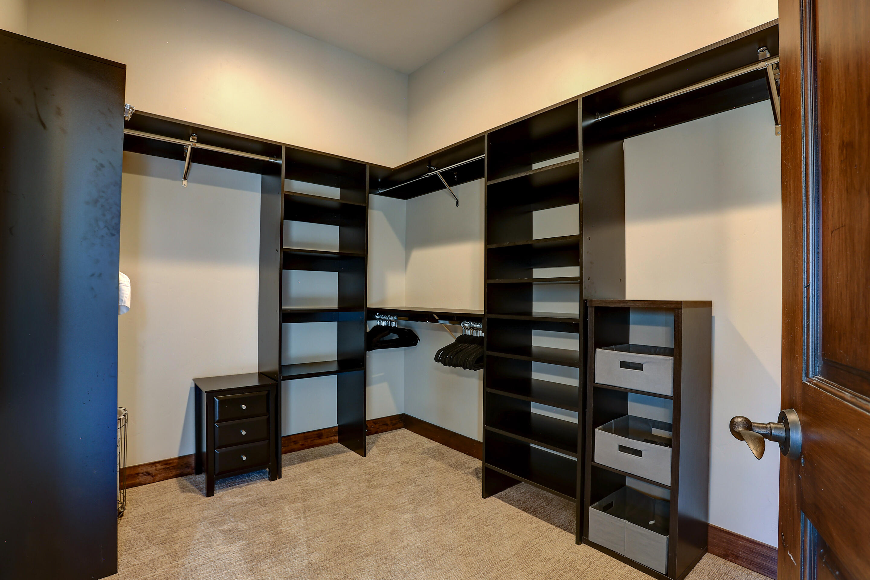 20085 Pacific Heights Rd Bend Bend, OR 97703 - Photo 25 of 49 Primary Bedroom Walk-In closet.
