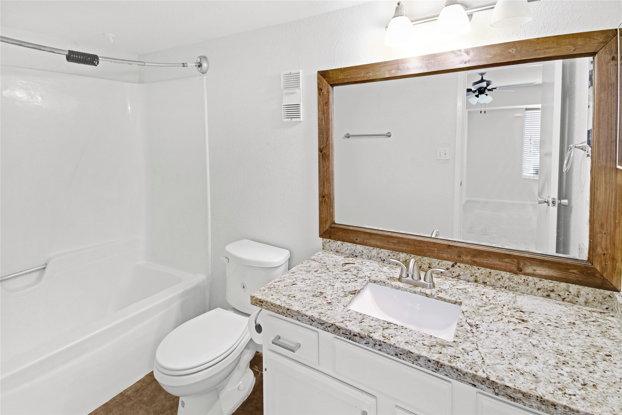 1500 Sandy Springs Road, Unit 69 Houston, TX 77042 - Photo 18 of 32 Master Bath Bedroom #1