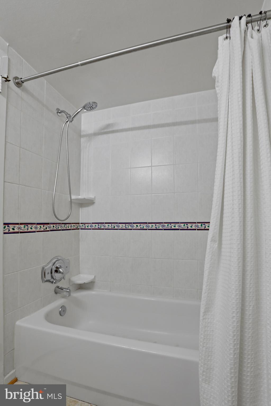 2216 Castle Rock Square, Unit 2B Reston, VA 20191 - Photo 18 of 19 Gallery Image 18
