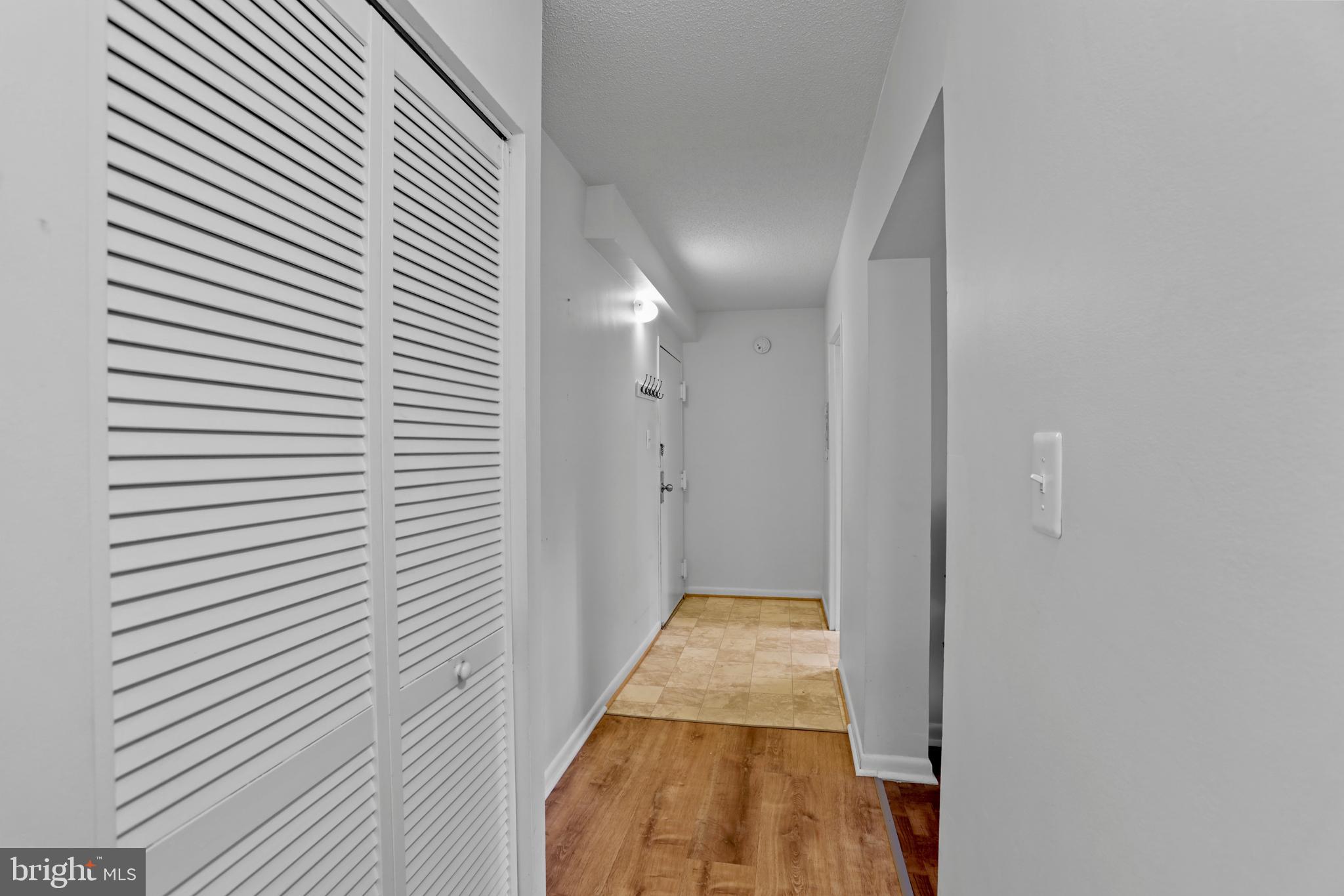 2216 Castle Rock Square, Unit 2B Reston, VA 20191 - Photo 2 of 19 Gallery Image 2