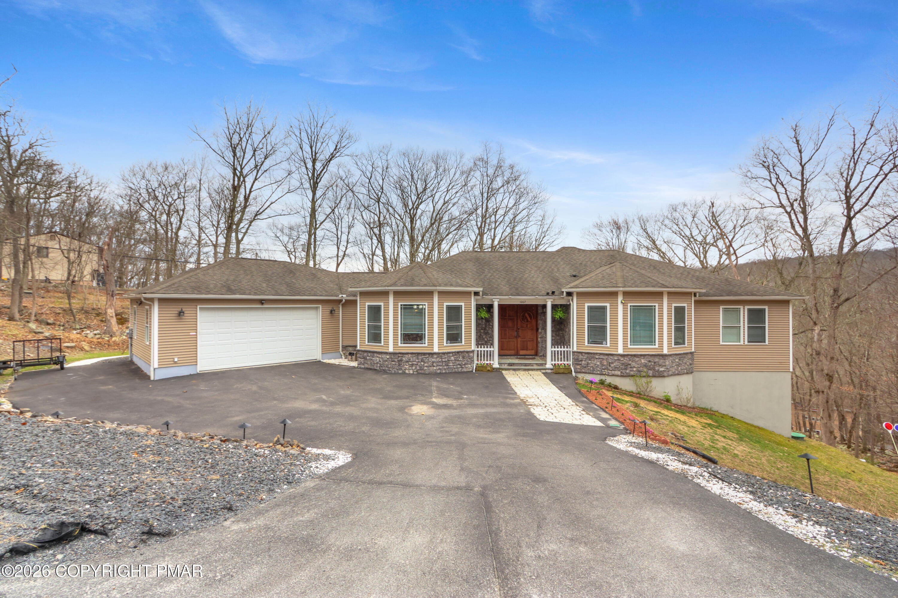 1007 Hampstead Road Bushkill, PA 18324 - Photo 1 of 69 095A9633