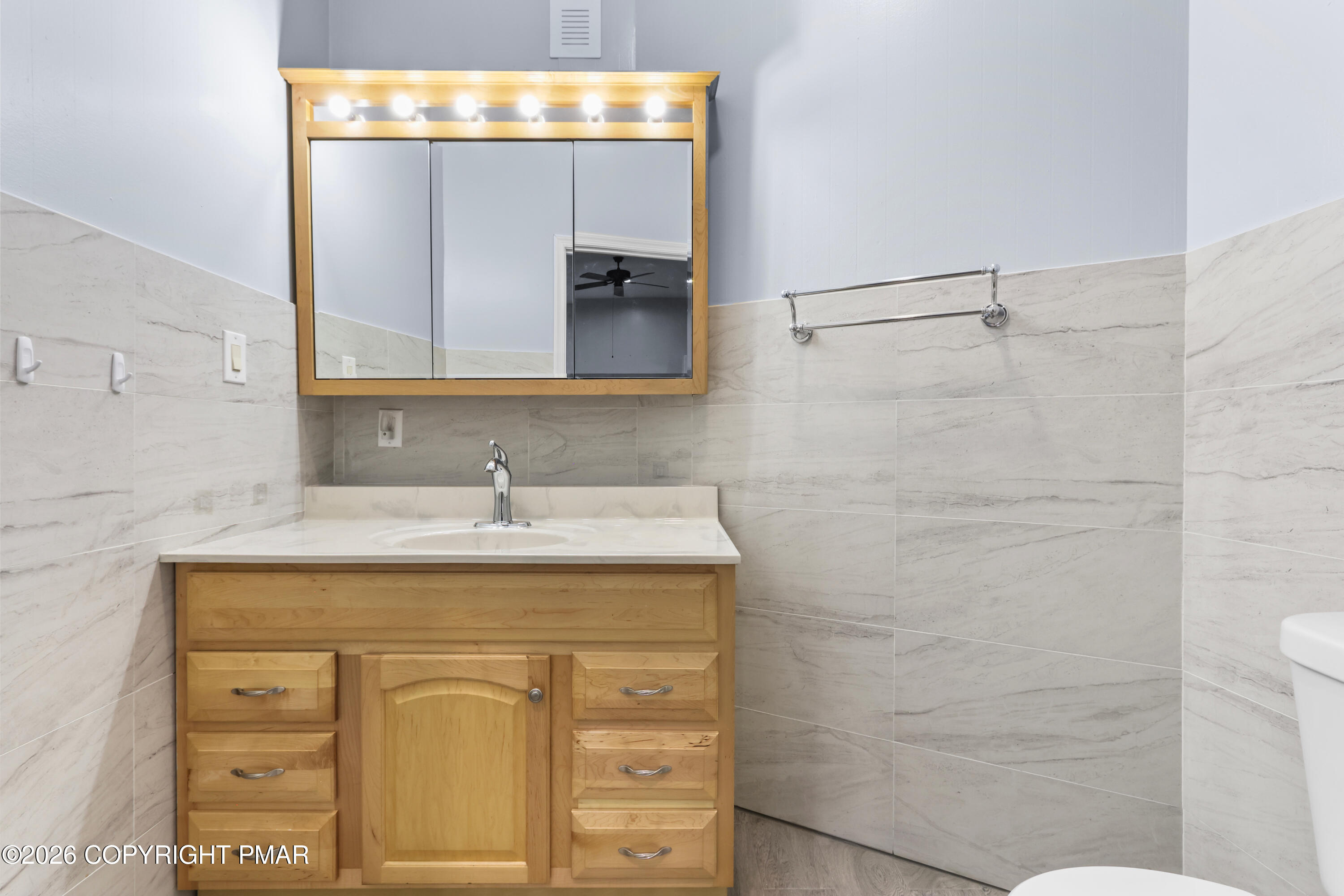 1007 Hampstead Road Bushkill, PA 18324 - Photo 45 of 69 095A0178