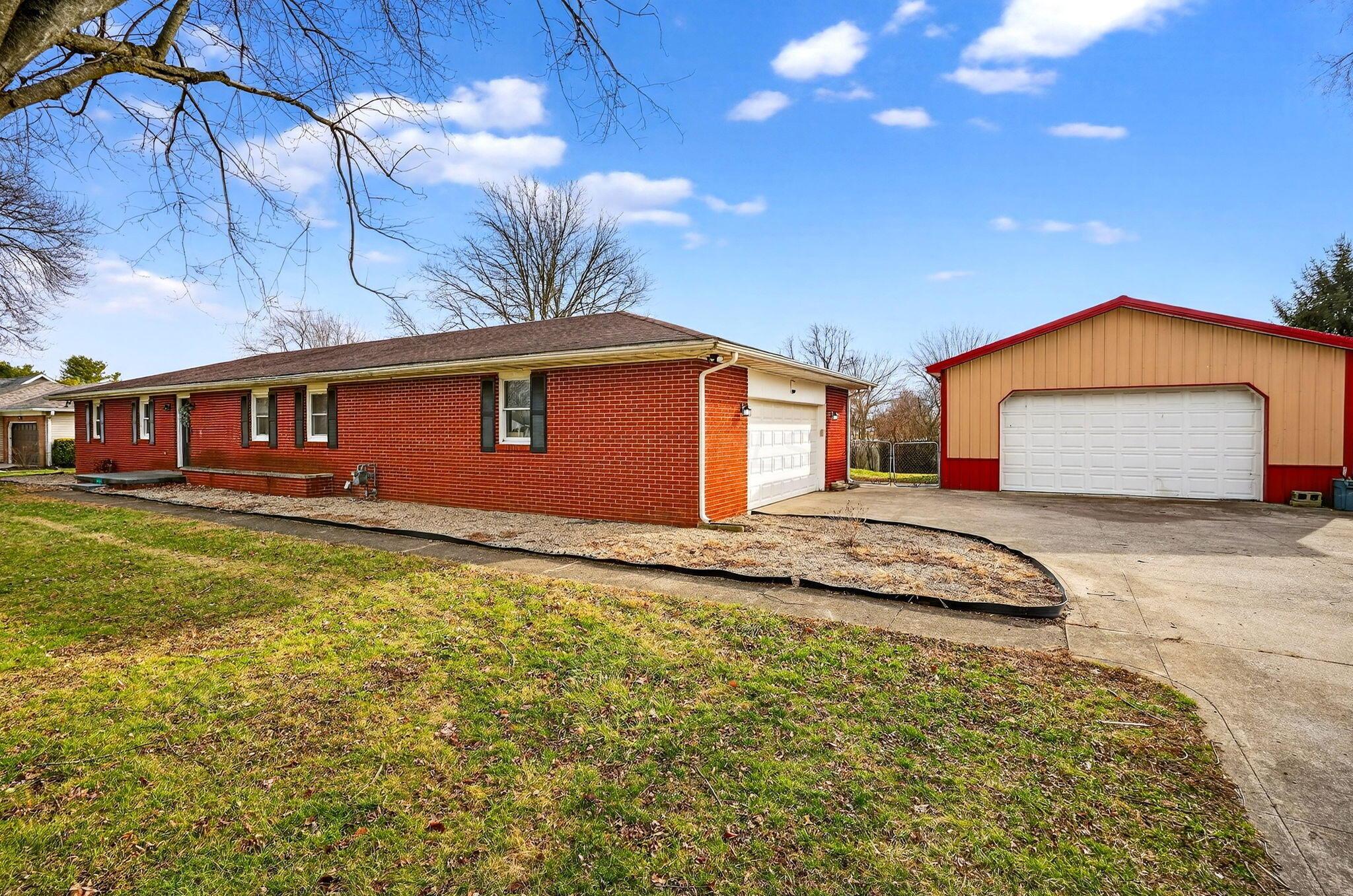 573 Dunkle Road Circleville, OH 43113 - Photo 3 of 38 573 Dunkel Rd 63