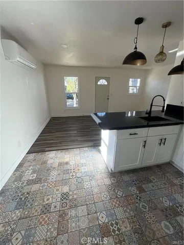 $1,700 | 3438 Locust Street, Riverside, CA 92501