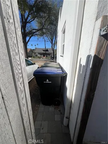 $1,700 | 3438 Locust Street, Riverside, CA 92501