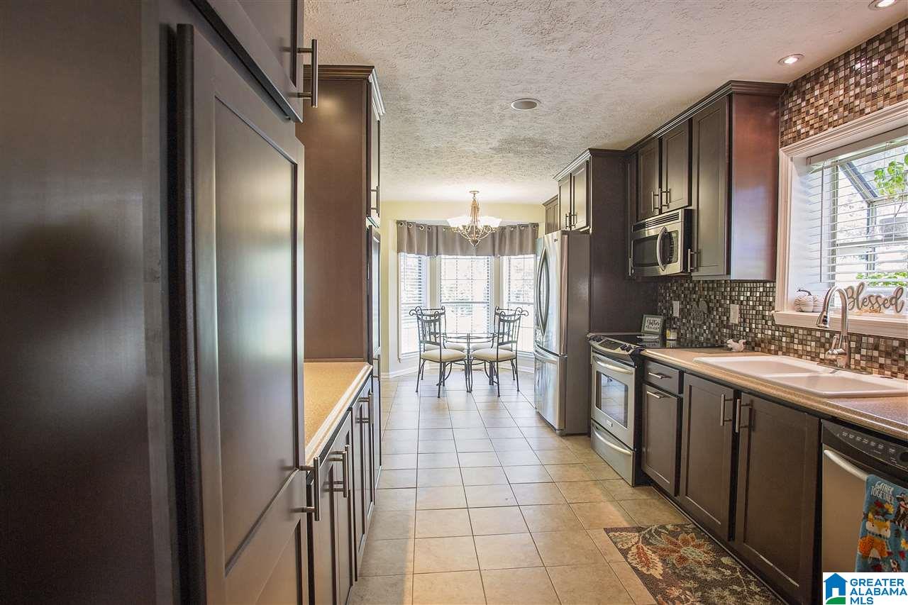 6031 Springview Drive Mount Olive, AL 35117 - Photo 7 of 32