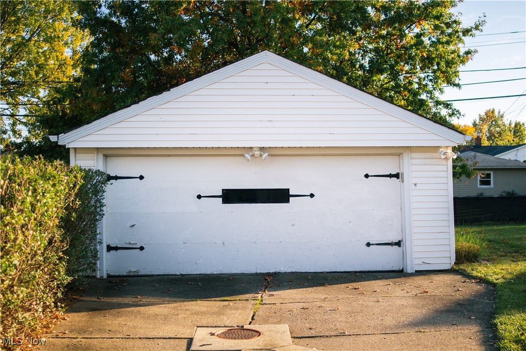 30124 Barjode Road Willowick, OH 44095 - Photo 30 of 34 Garage.