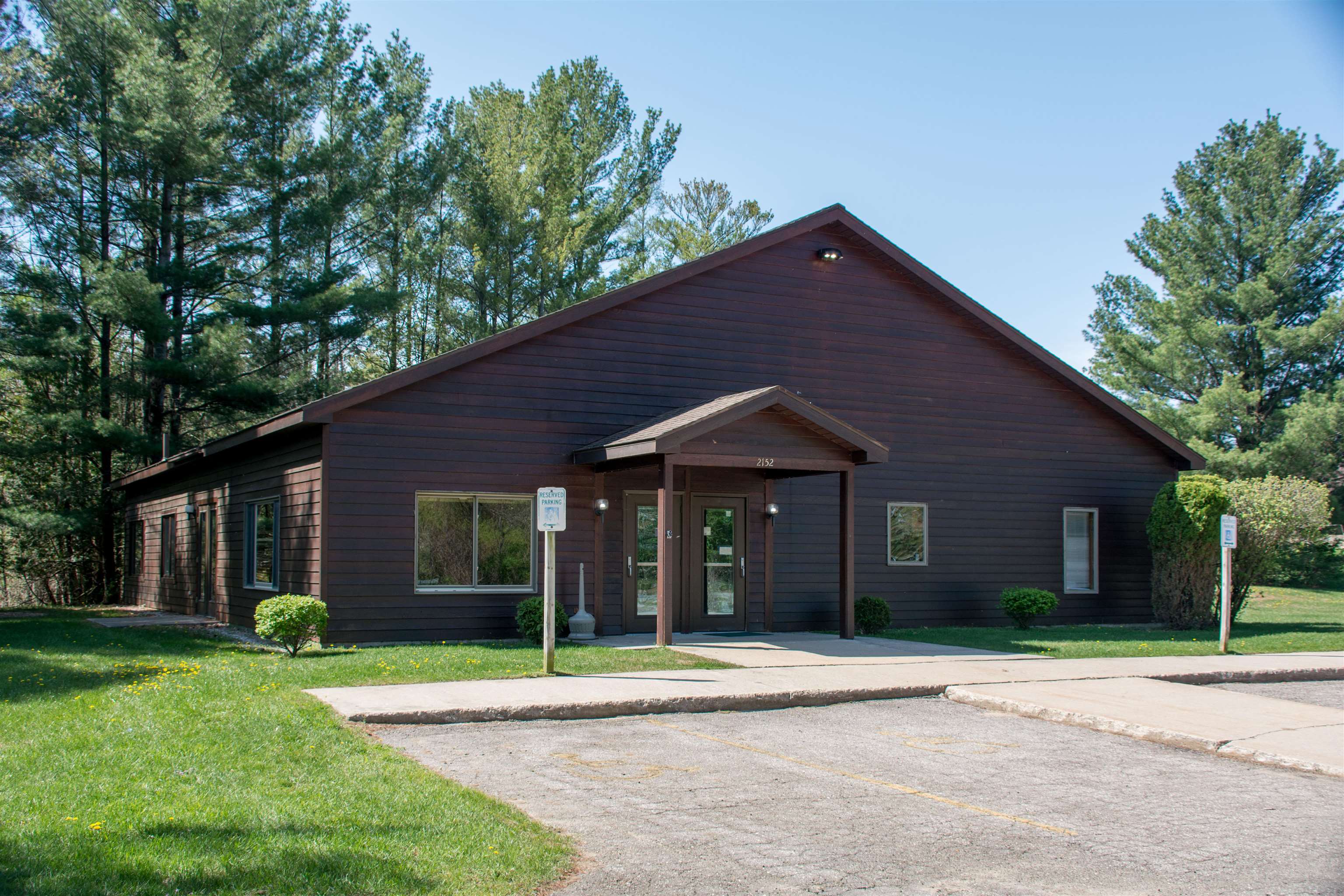2203 East Hammond Road Traverse City, MI 49686 - Photo 38 of 39 1910876-37.JPG
