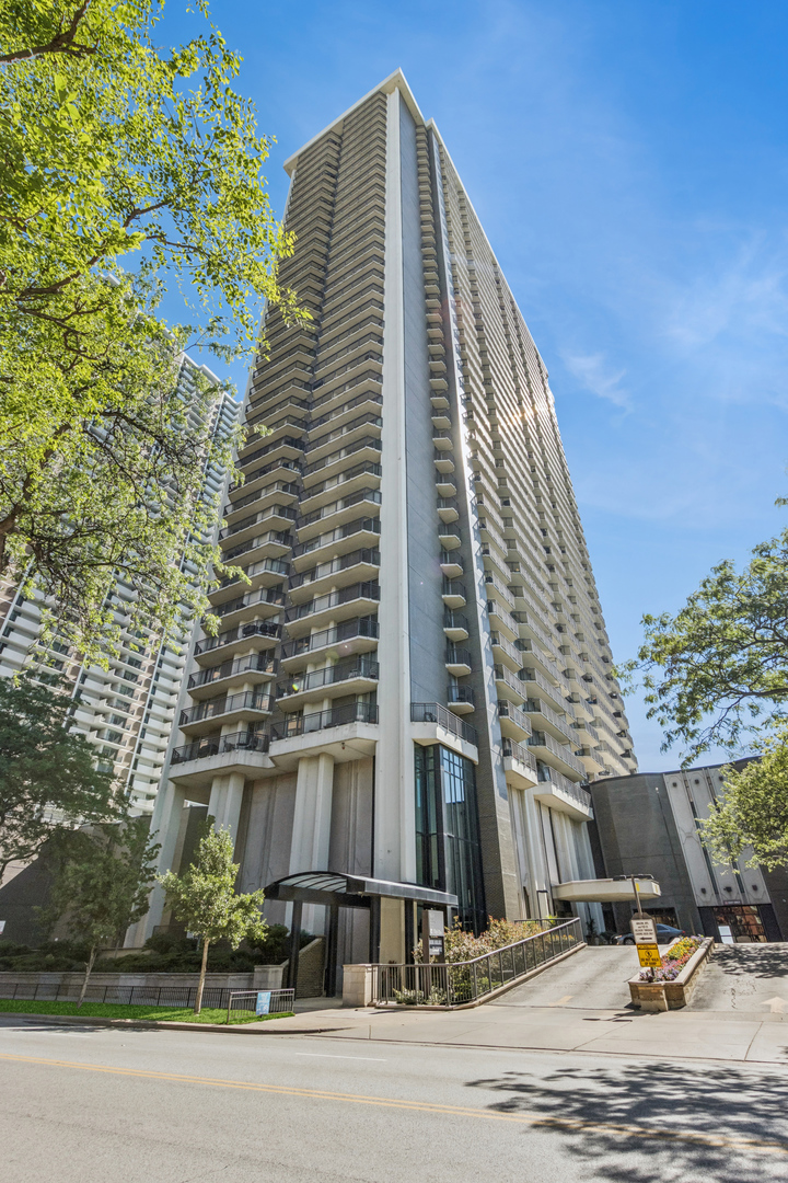 6007 North Sheridan Road, Unit 9E Chicago, IL 60660 - Photo 1 of 20