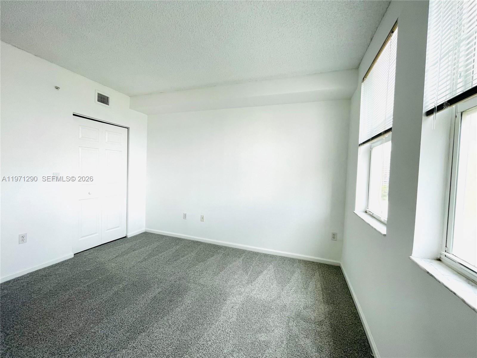 17150 North Bay Road, Unit 2911 Sunny Isles Beach, FL 33160 - Photo 12 of 43