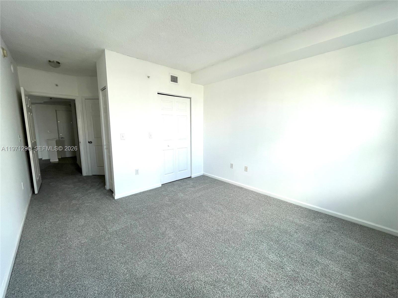 17150 North Bay Road, Unit 2911 Sunny Isles Beach, FL 33160 - Photo 7 of 43 a view of a room