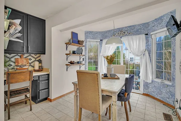 $320,000 | 649 Berkley Drive, Romeoville, IL 60446