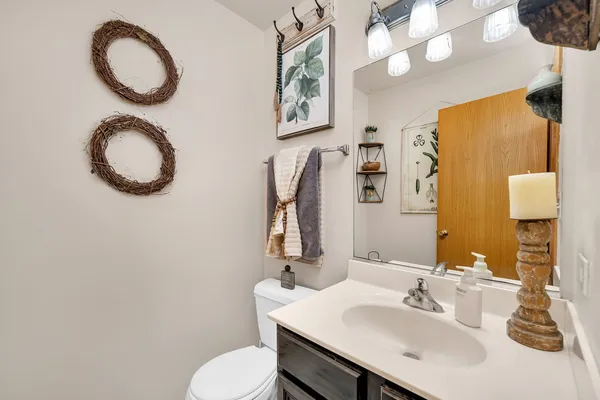 $320,000 | 649 Berkley Drive, Romeoville, IL 60446