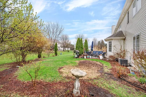 $320,000 | 649 Berkley Drive, Romeoville, IL 60446