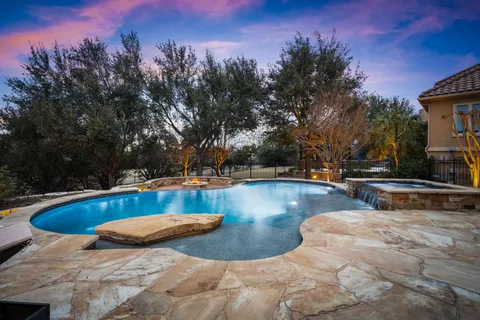 $1,950,000 | 2024 University Club Drive, Austin, TX 78732
