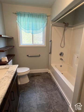 108 South Road Montpelier, ID 83254 - Photo 19 of 36 Full bath featuring shower / washtub combination and vanity