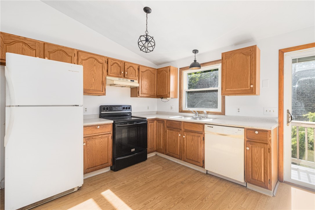 24 Seneca Street Coventry, RI 02816 - Photo 12 of 31