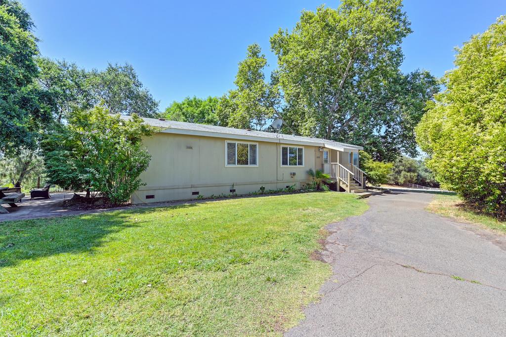 1200 Gold Hill Road Newcastle, CA 95658 - Photo 53 of 96 a view of a house with backyard and garden