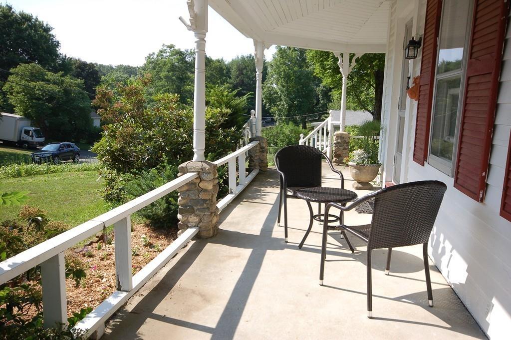 372 North Farms Road Northampton, MA 01062 - Photo 8 of 40
