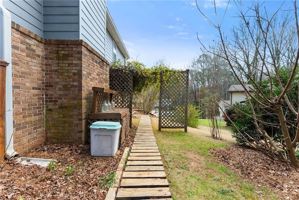 4691 Lucerne Valley Road Southwest Lilburn, GA 30047 - Photo 46 of 55