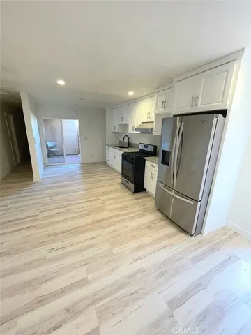$2,600 | 3374 1/2 Fashion Avenue, Long Beach, CA 90810