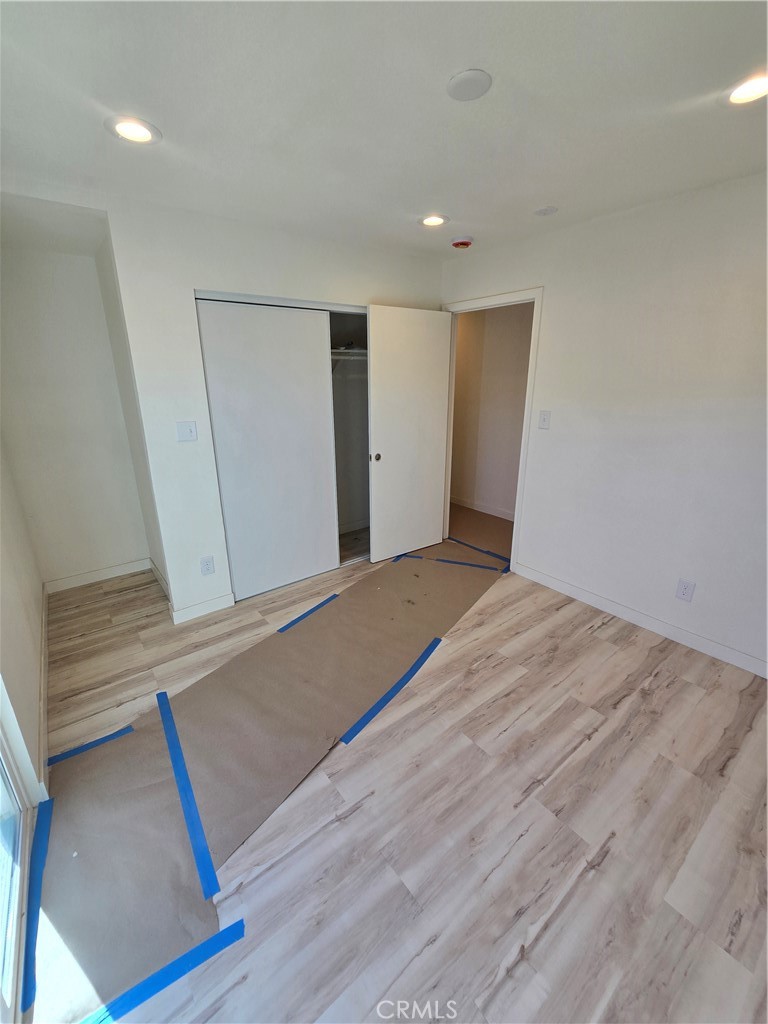 3374 1/2 Fashion Avenue Long Beach, CA 90810 - Photo 5 of 11 a view of empty room