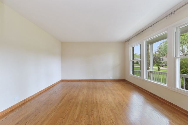 708 West Woodland Road Lake Bluff, IL 60044 - Photo 3 of 17