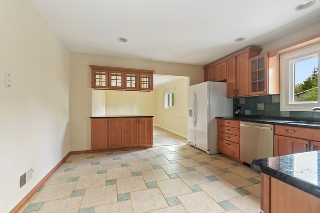 708 West Woodland Road Lake Bluff, IL 60044 - Photo 5 of 17