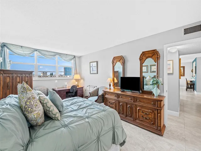 $349,000 | 401 Northeast 14th Avenue, Unit 808, Hallandale Beach, FL 33009