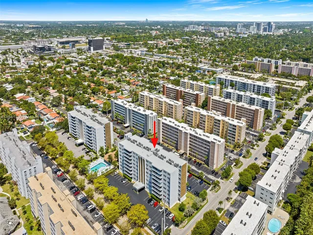 $349,000 | 401 Northeast 14th Avenue, Unit 808, Hallandale Beach, FL 33009