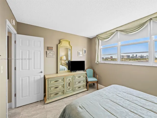 $349,000 | 401 Northeast 14th Avenue, Unit 808, Hallandale Beach, FL 33009