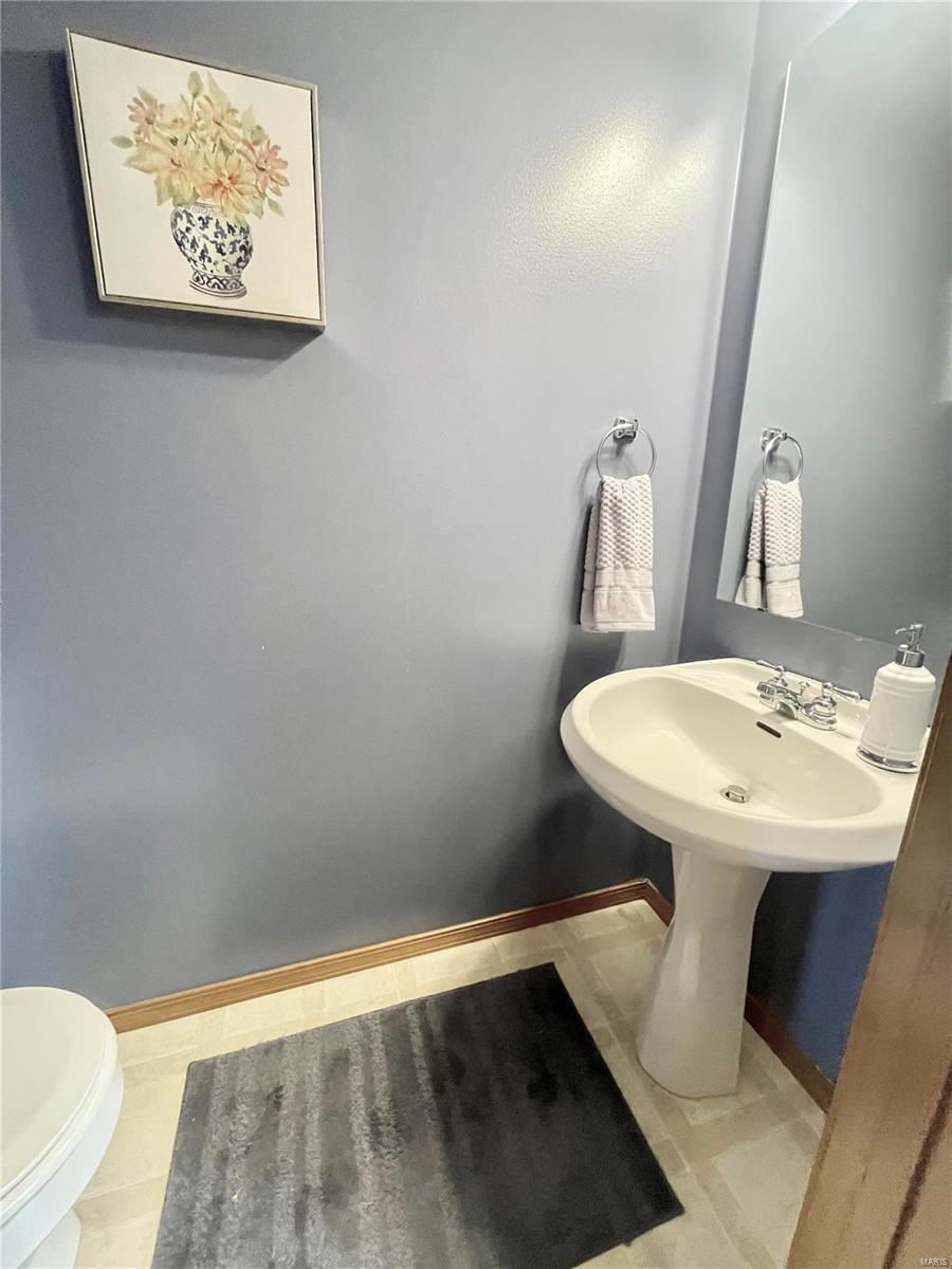 2021 Killarney Drive Belleville, IL 62221 - Photo 7 of 22