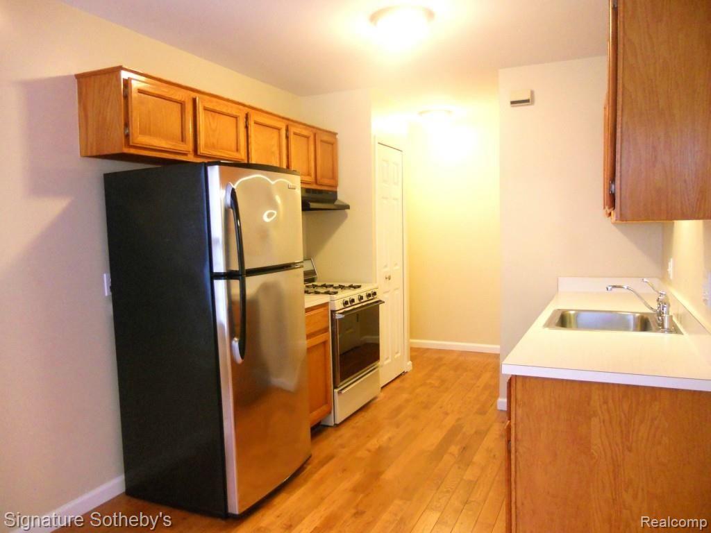 22262 Pondview, Unit 19 Novi, MI 48375 - Photo 12 of 29