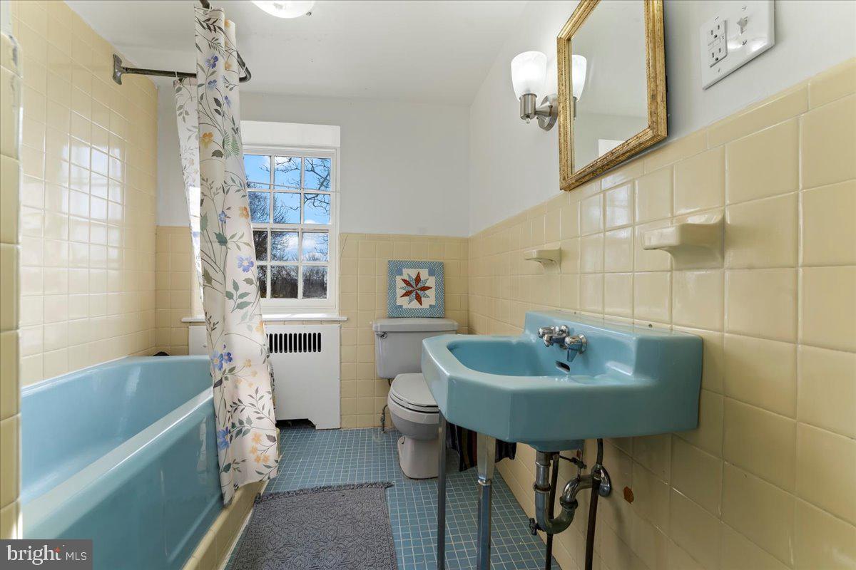 3030 Eagleville Road Eagleville, PA 19403 - Photo 24 of 44 Full Hall Bath