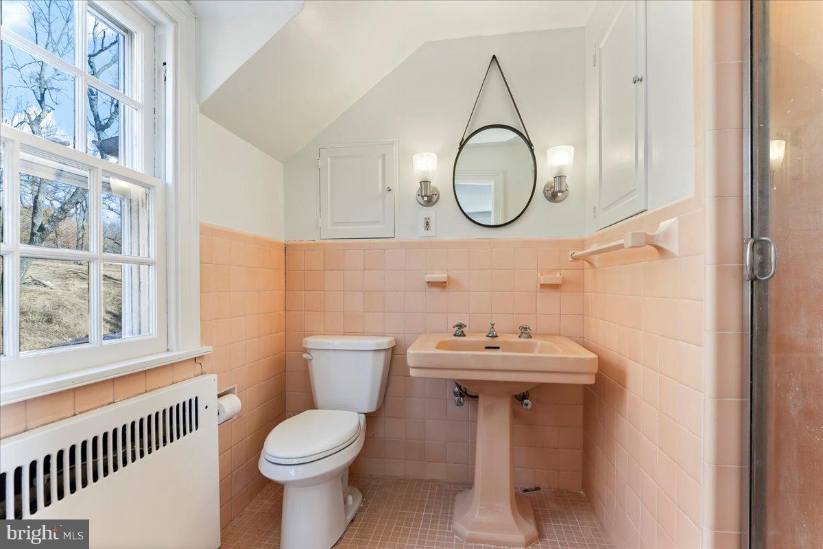3030 Eagleville Road Eagleville, PA 19403 - Photo 33 of 44 Main Bedroom Ensuite Bath