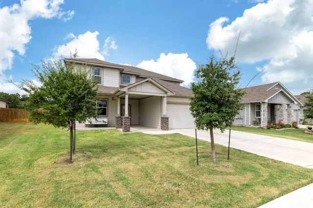 $2,200 | 106 Creston Street, Hutto, TX 78634