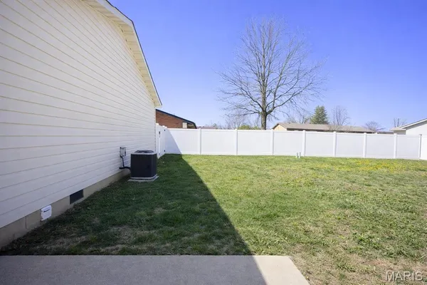 $245,000 | 402 Ackerman Place, Troy, IL 62294