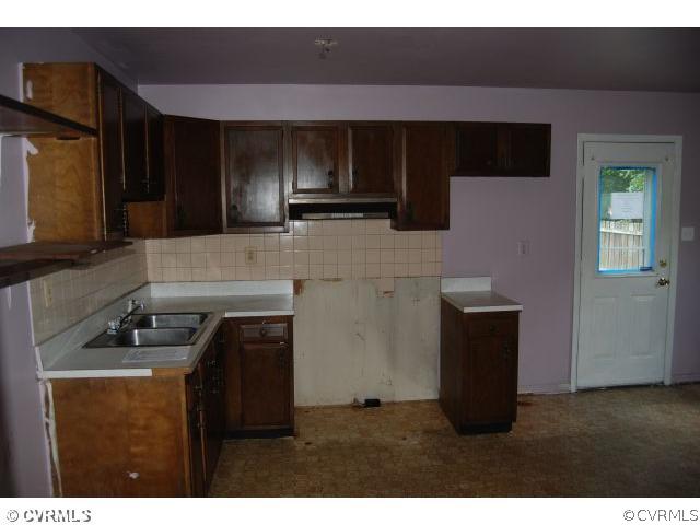 1818 Powell Road Richmond, VA 23224 - Photo 2 of 12 Kitchen