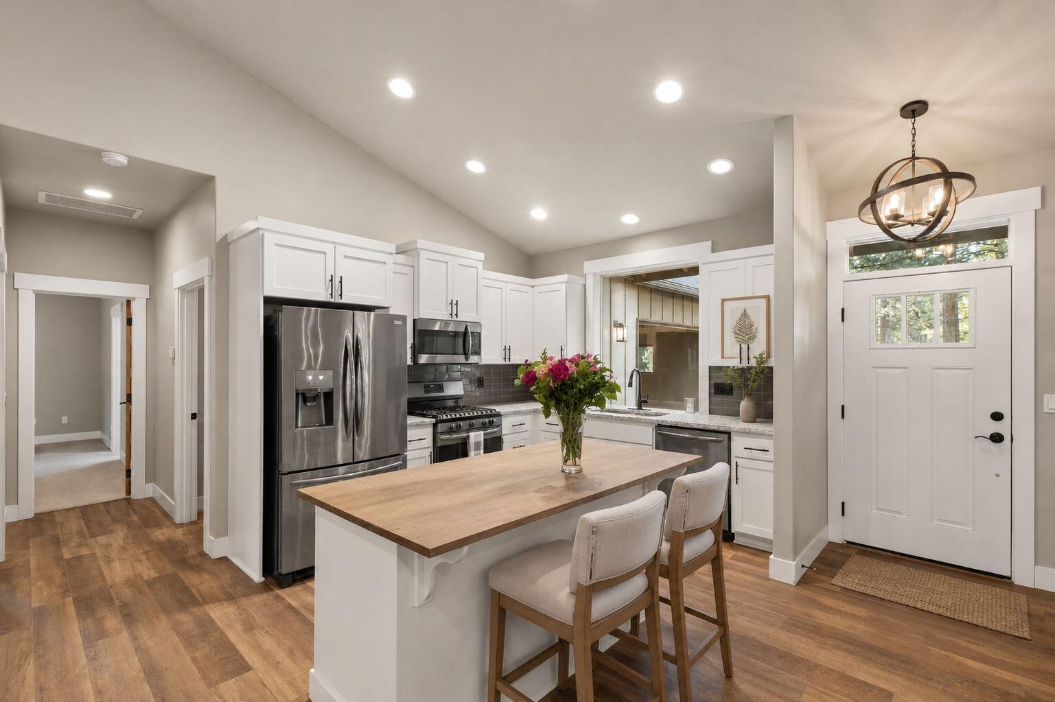 16907 Indio Road Bend, OR 97707 - Photo 11 of 46
