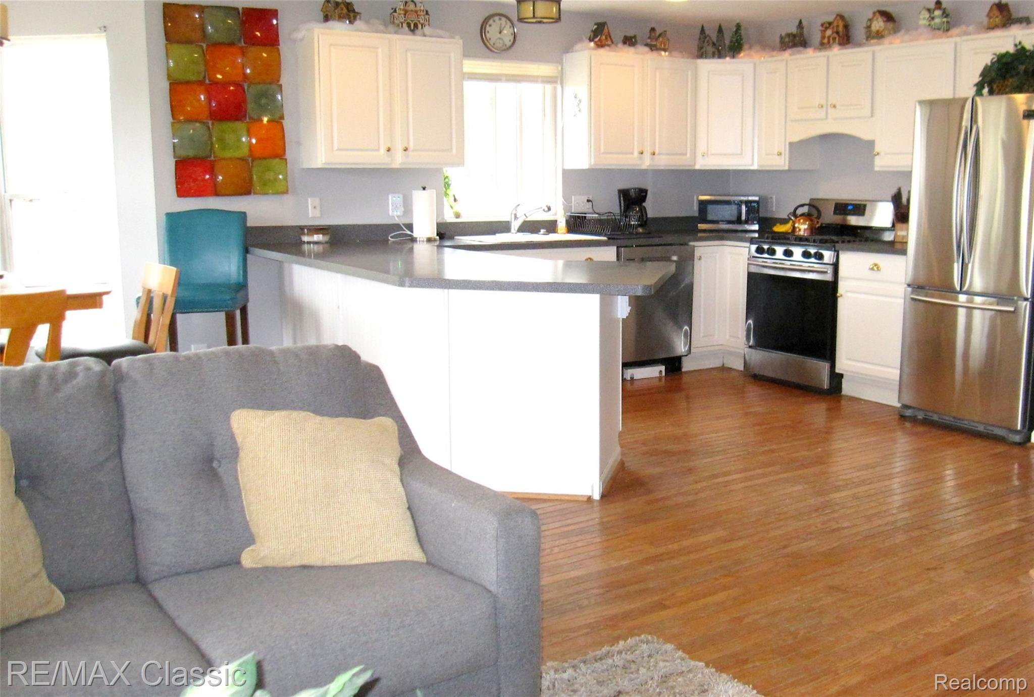 8650 North Rushton Road South Lyon, MI 48178 - Photo 17 of 17 Open Floor Plan.JPG