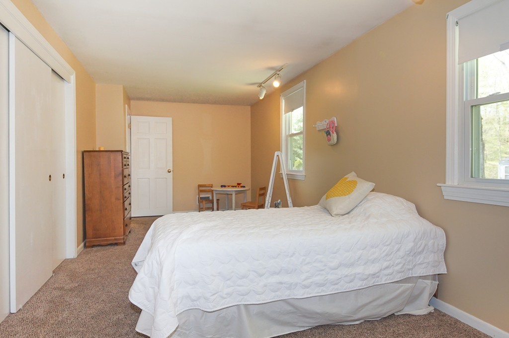 33 Dorset Road Holliston, MA 01746 - Photo 12 of 22 Gallery Image 12