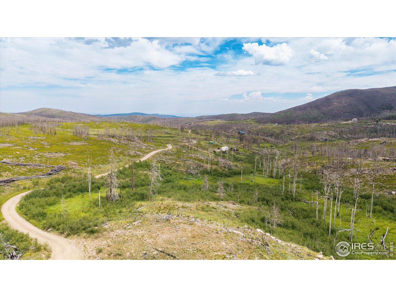 529 Quartz Road Bellvue, CO 80512 - Photo 19 of 31 a view of an ocean and mountain