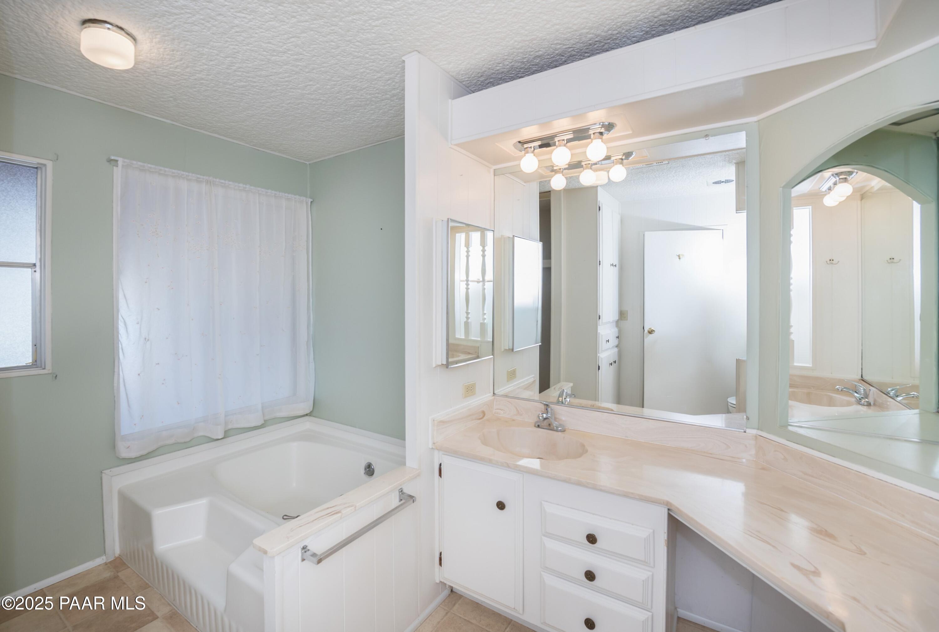 1085 North Swiss Road Dewey, AZ 86327 - Photo 14 of 34 Master Bathroom