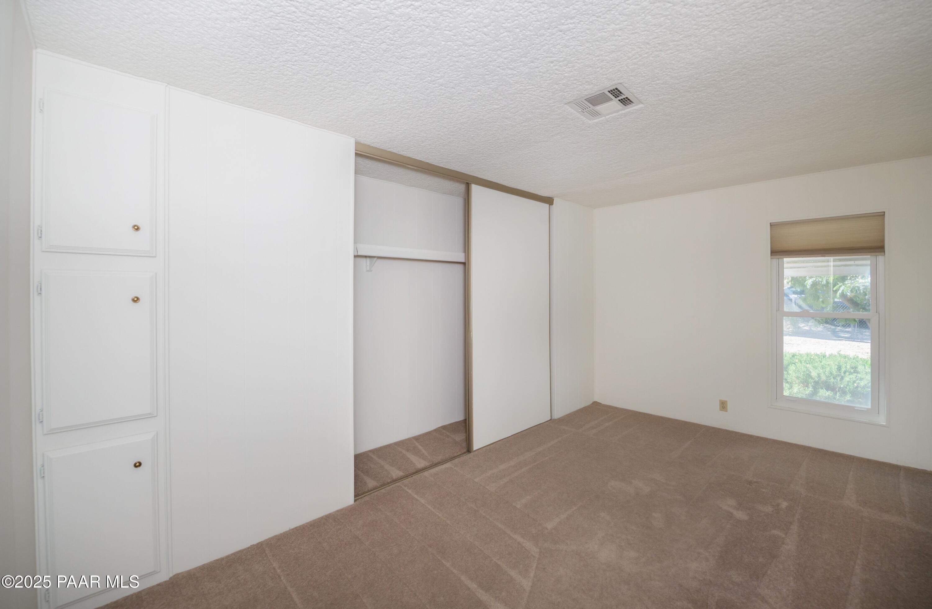 1085 North Swiss Road Dewey, AZ 86327 - Photo 16 of 34 Guest Room