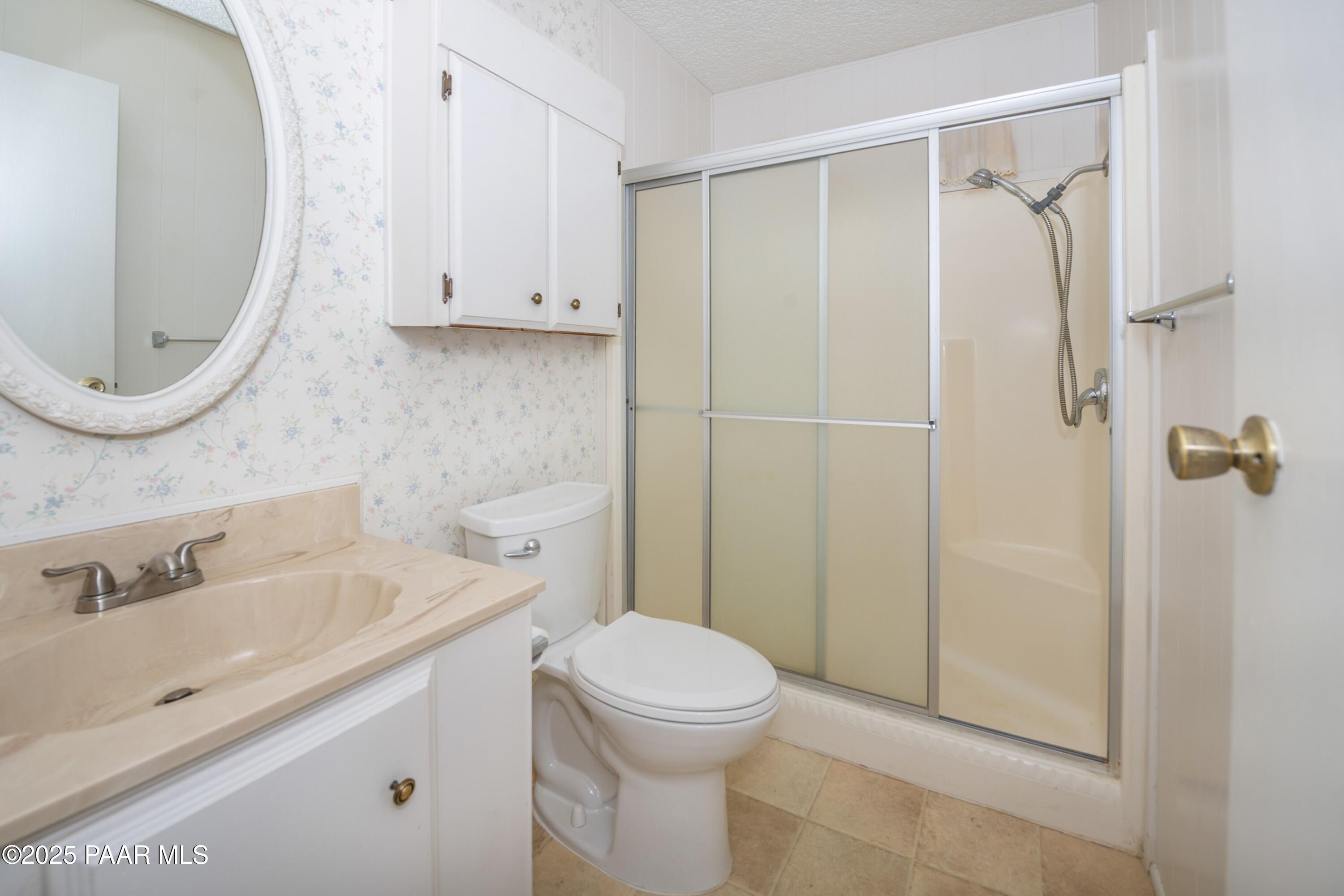 1085 North Swiss Road Dewey, AZ 86327 - Photo 17 of 34 Guest Bath
