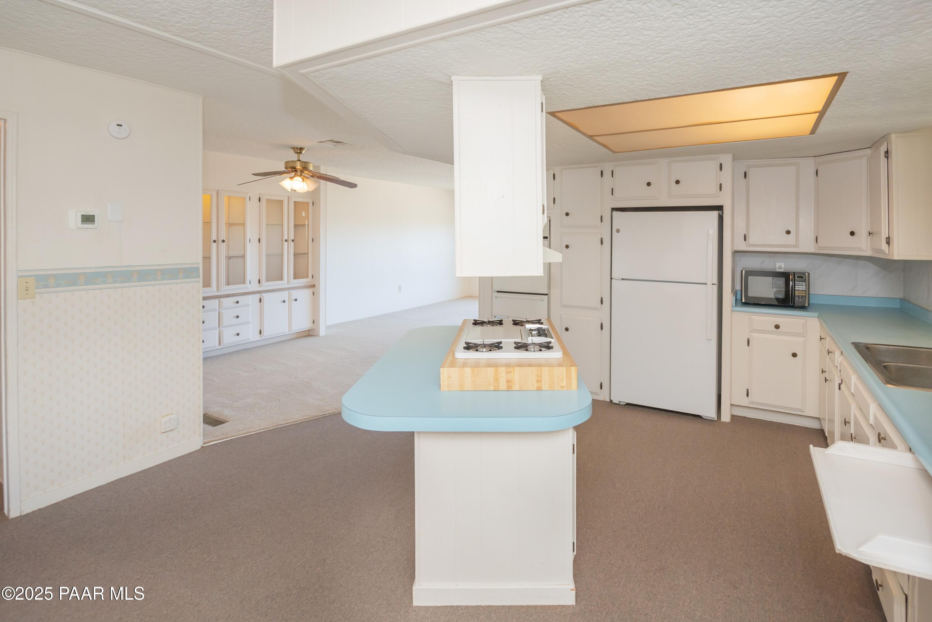 1085 North Swiss Road Dewey, AZ 86327 - Photo 6 of 34 Kitchen